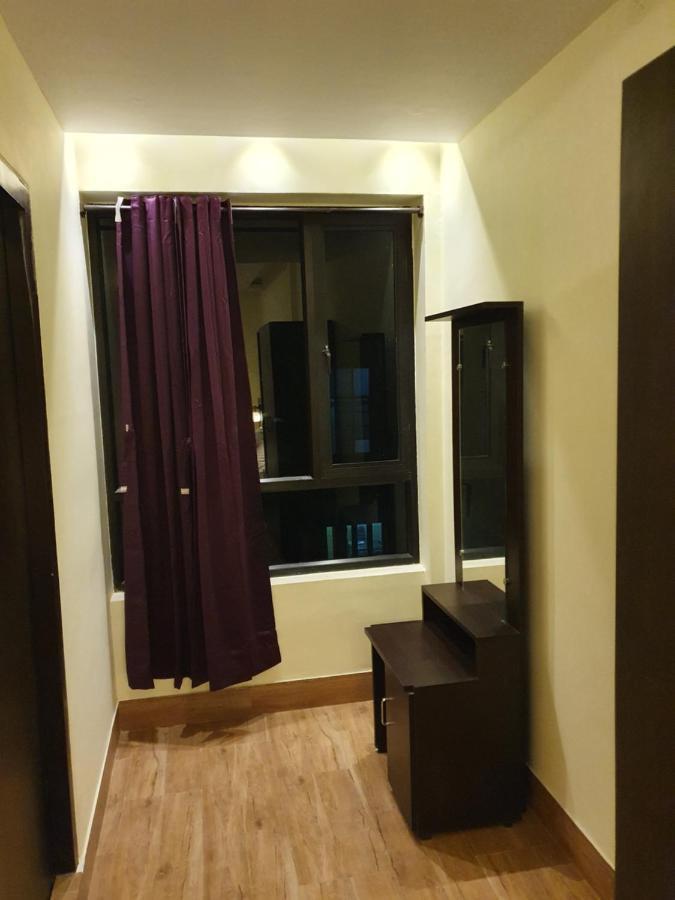 Hôtel Sri Lakshmi Palace A/C à Suluru Extérieur photo